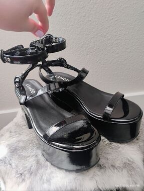 LAMODA Black Patent Platform Ankle-Strap Sandals